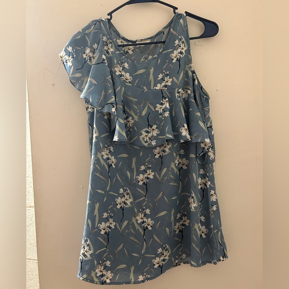 Floral One-Shoulder Ruffle Shirt